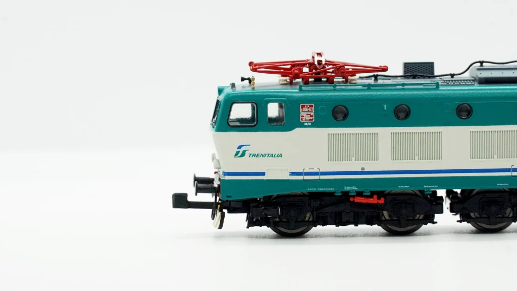 Magnetic coupler Ø1mm N scale trains